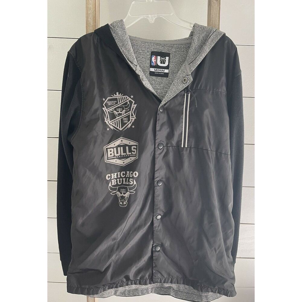 Chicago Bulls NBA U Adult Black Snap Button Up Gray Fleece Lined Hooded Jacket M